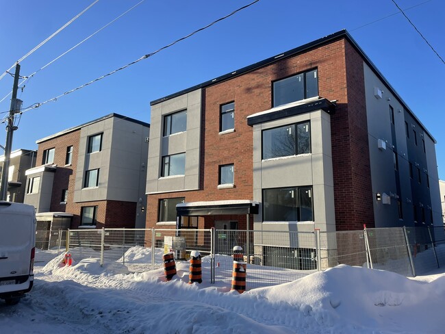 118 Russell Ave in Ottawa, ON - Building Photo - Building Photo
