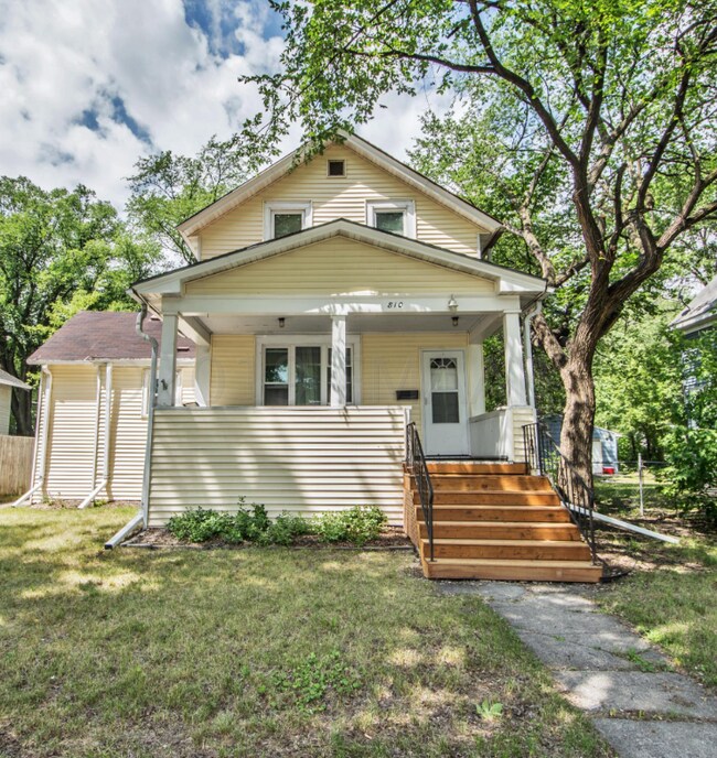 810 10th St N Rentals in Fargo, ND
