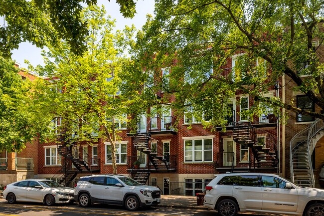 1700-1722 Marie-Anne E in Montréal, QC - Building Photo - Primary Photo