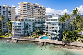 The Ambassador in Honolulu, HI - Building Photo - Building Photo