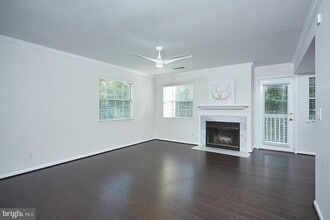 5700 Chapman Mill Dr in North Bethesda, MD - Building Photo - Building Photo
