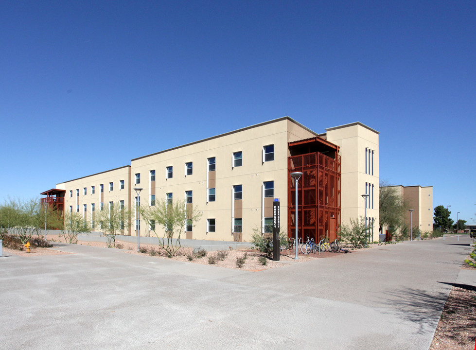 Lantana Hall in Mesa, AZ - Foto de edificio