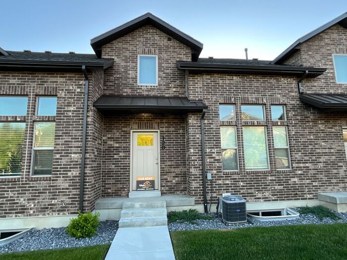 120 Fenway Flds Dr in Ogden, UT - Foto de edificio