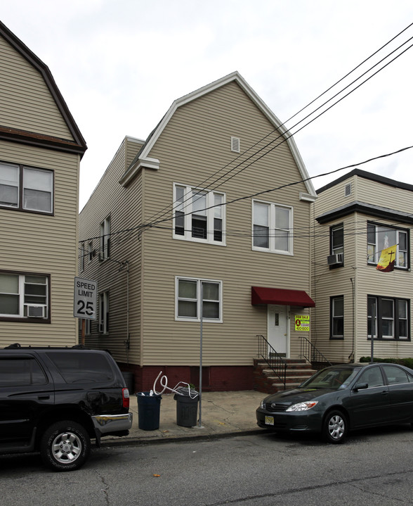 119 Sterling Ave in Jersey City, NJ - Building Photo