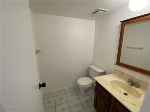 6544 Ironbark Ln in Las Vegas, NV - Building Photo - Building Photo