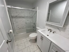 212 Richmond Ave in Buffalo, NY - Building Photo - Building Photo