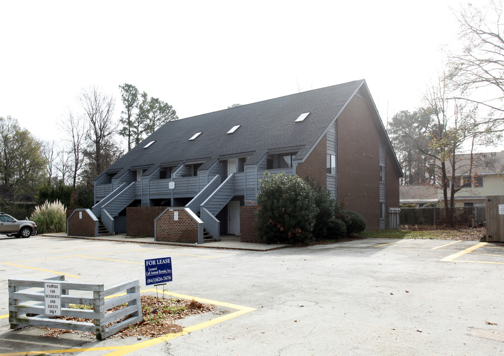 141-145 Colonial Cir in Murrells Inlet, SC - Foto de edificio