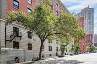 Madison Court in New York, NY - Building Photo - Building Photo