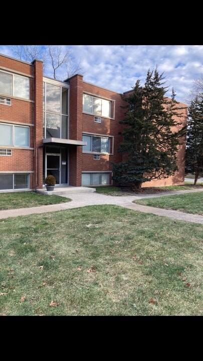 Carrollton Manor Apartments in Indianapolis, IN - Building Photo