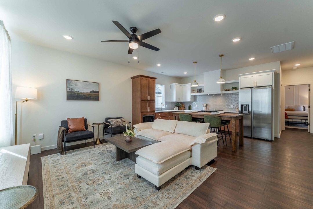 Owen Silos in Springfield, MO - Building Photo