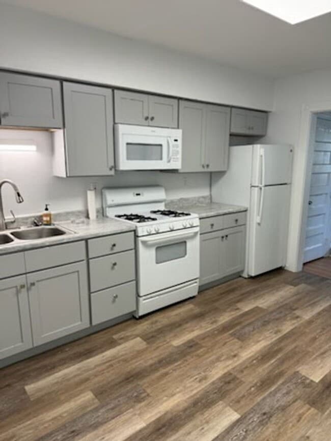 1046 Northampton St in Easton, PA - Building Photo - Building Photo