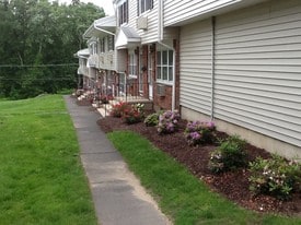 West Hill Apartments in Naugatuck, CT - Building Photo