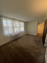 207 E Main St in Macungie, PA - Foto de edificio - Building Photo