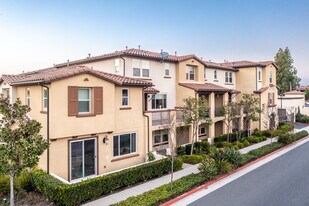 17558 Water Garden Ct in Fountain Valley, CA - Building Photo
