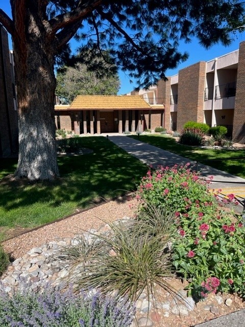 Executive West - Senior Community in Albuquerque, NM - Foto de edificio - Building Photo