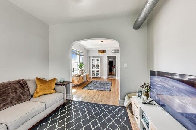 2145 W Thomas St in Chicago, IL - Building Photo - Building Photo