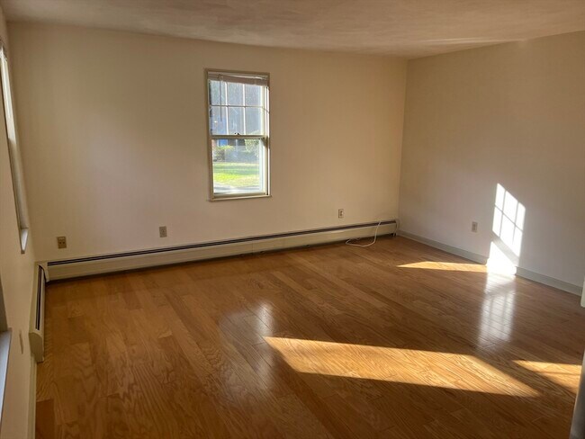 52 Collins St in Danvers, MA - Building Photo - Building Photo