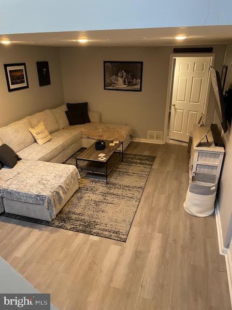 property at 2301 S Bancroft St