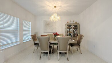 1344 Bristol Oaks Way in Orlando, FL - Building Photo - Building Photo