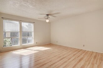 105 E 38th St in Austin, TX - Building Photo - Building Photo