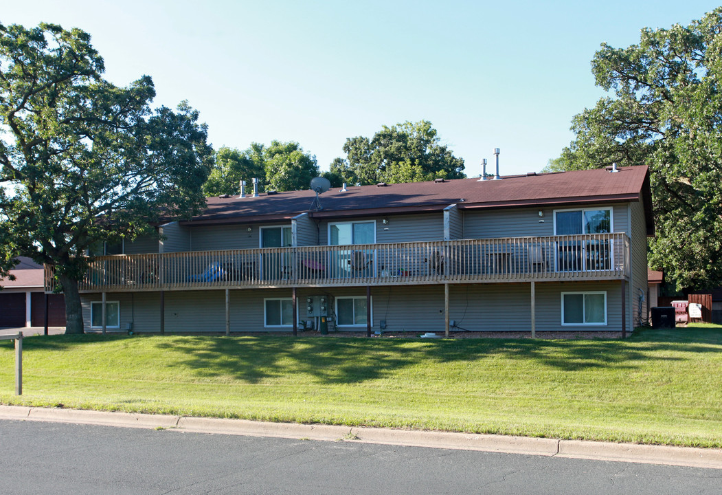 1276 72nd Ave NE in Fridley, MN - Building Photo