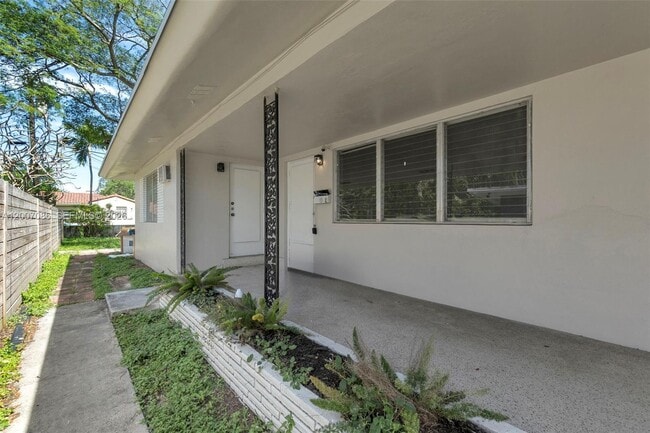 923 N 17th Ave in Hollywood, FL - Building Photo - Building Photo