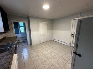 13 E 8th St in Duluth, MN - Building Photo - Building Photo