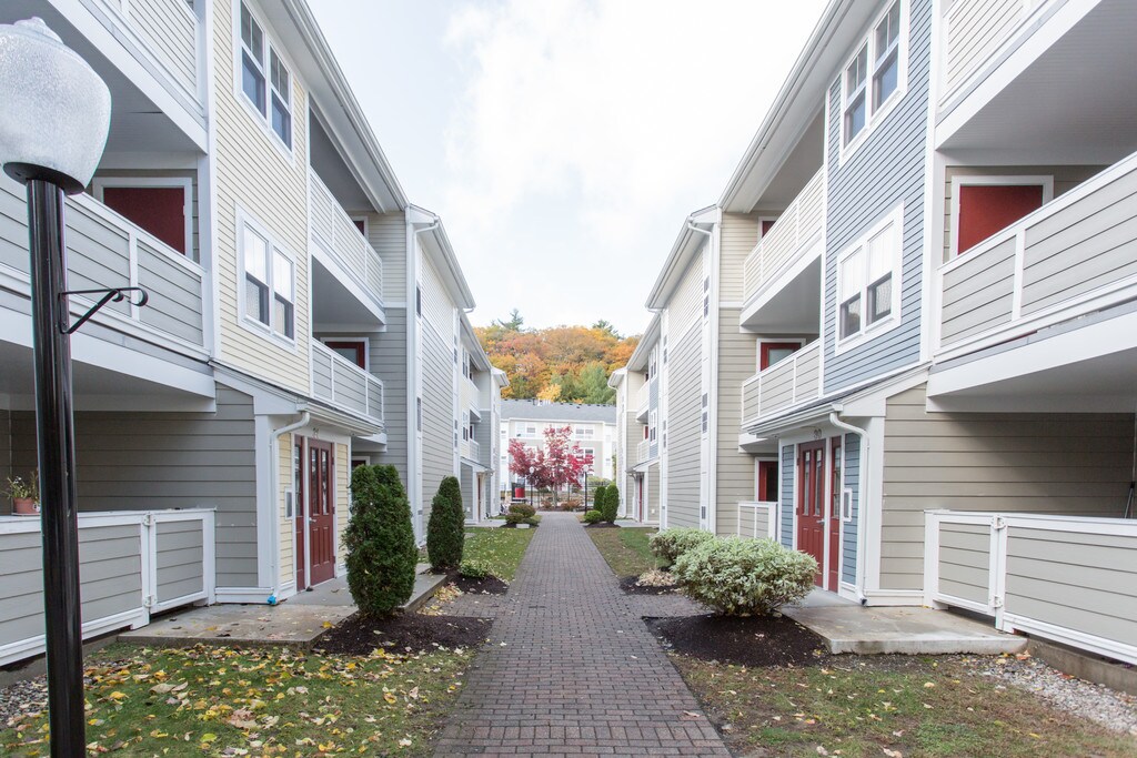 The Residences at Beacon Village Apartments in Burlington, MA