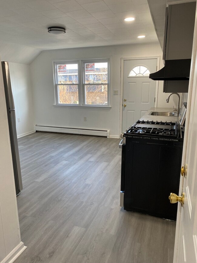 56 Charles St in Totowa, NJ - Building Photo - Building Photo