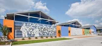 Brays Crossing in Houston, TX - Building Photo