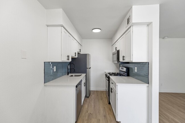 302 E Monte Vista Rd