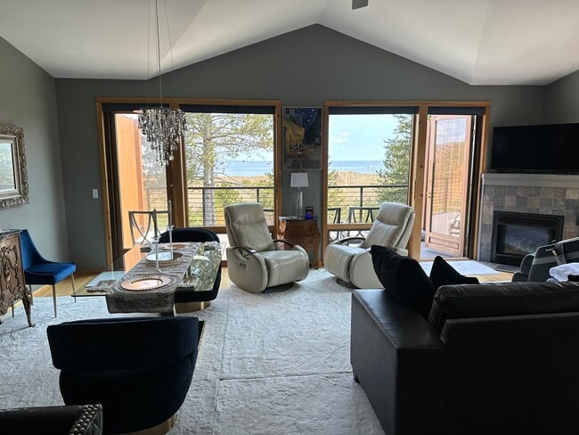 1900 Minnesota Ave, Unit 12 in Duluth, MN - Foto de edificio - Building Photo