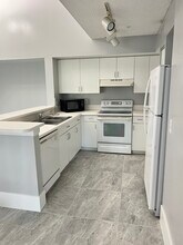 1220 Wildwood Lakes Blvd, Unit 304 in Naples, FL - Building Photo - Building Photo