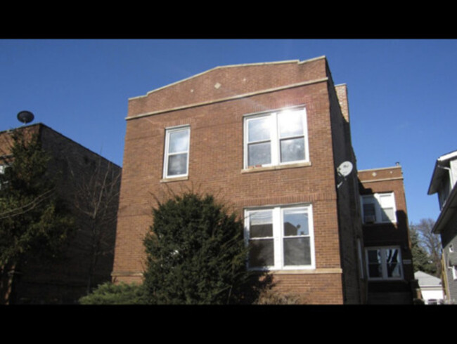 property at 4950 W Warwick Ave