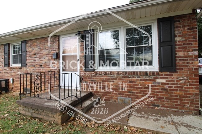 property at 2409 Holbrook Dr