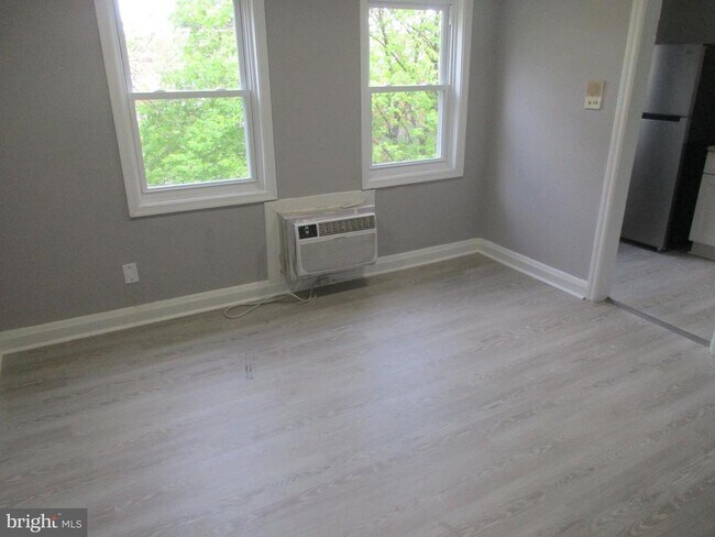 2613 Fairview Ave in Baltimore, MD - Building Photo - Building Photo