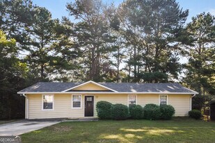 619 Lakeridge Cir SE in Conyers, GA - Building Photo