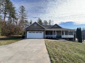 142 Lexi Dr in Millers Creek, NC - Building Photo
