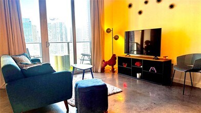 151 SE 1st St in Miami, FL - Building Photo - Building Photo