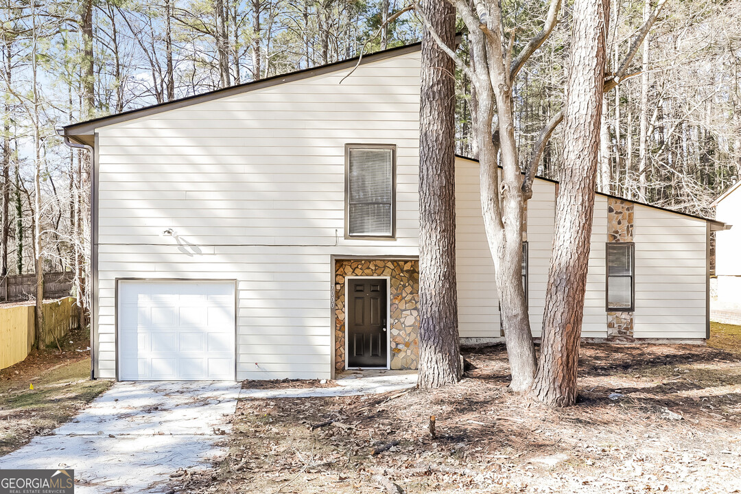 7000 Merrywood Dr in Fairburn, GA - Building Photo