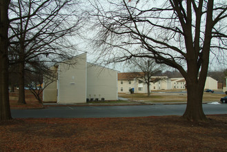 Ashley Oaks Apartments in Richmond, VA - Foto de edificio - Building Photo