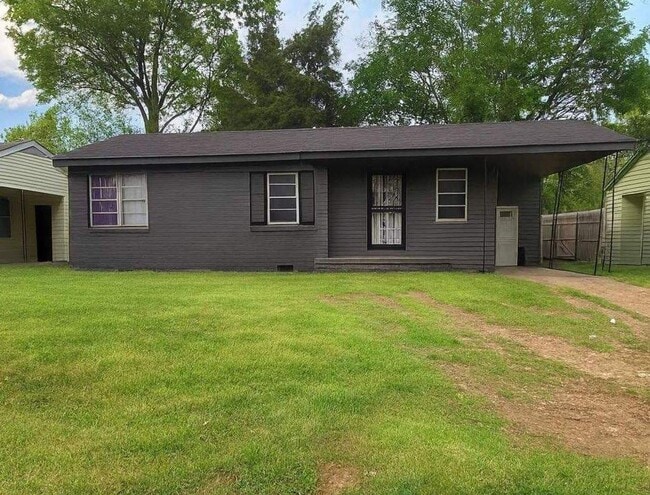 property at 640 Leacrest Ave