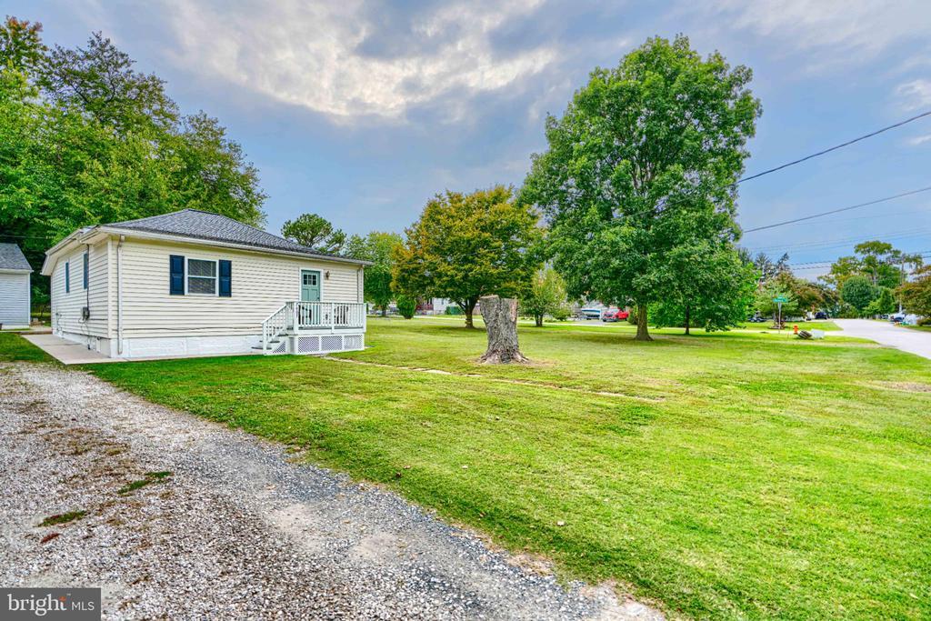 7607 Bayside Ave in Sparrows Point, MD - Building Photo