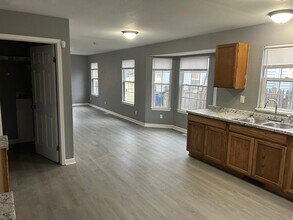 1306 Elmwood Ave in Toledo, OH - Building Photo - Building Photo