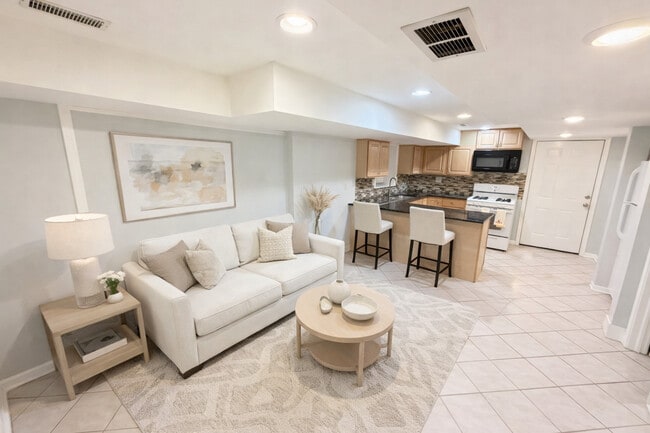 2326 N Kostner Ave in Chicago, IL - Building Photo - Building Photo