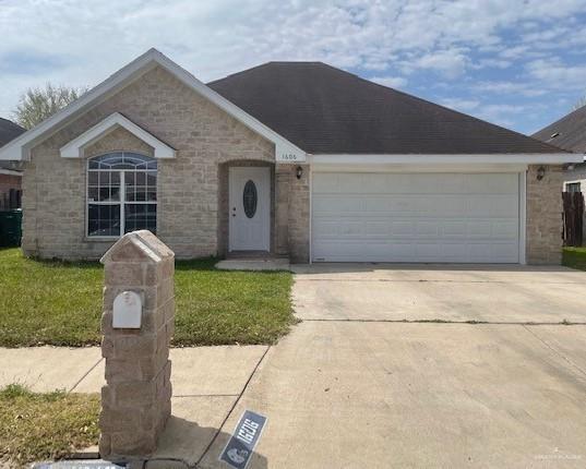 18 Kumquat Ave in Pharr, TX - Foto de edificio