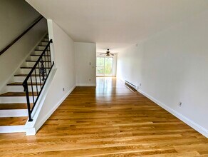 10 Scuppo Rd in Danbury, CT - Building Photo - Building Photo
