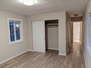 561 4th Ave in Redwood City, CA - Building Photo - Interior Photo