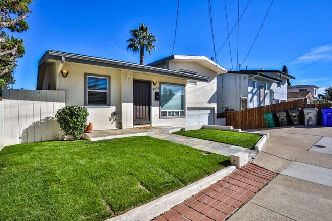 4775 54th St in San Diego, CA - Foto de edificio - Building Photo