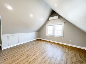 100 Stowe Ave in Milford, CT - Building Photo - Building Photo